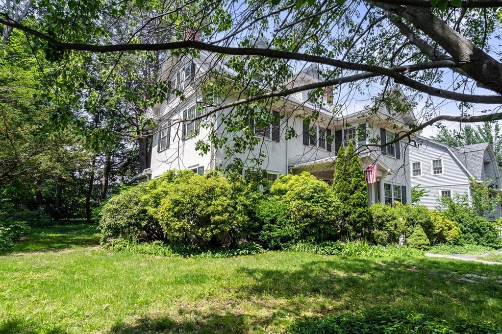 38 Cabot St