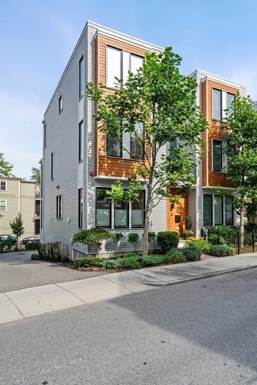 44 Forbes Street # 44