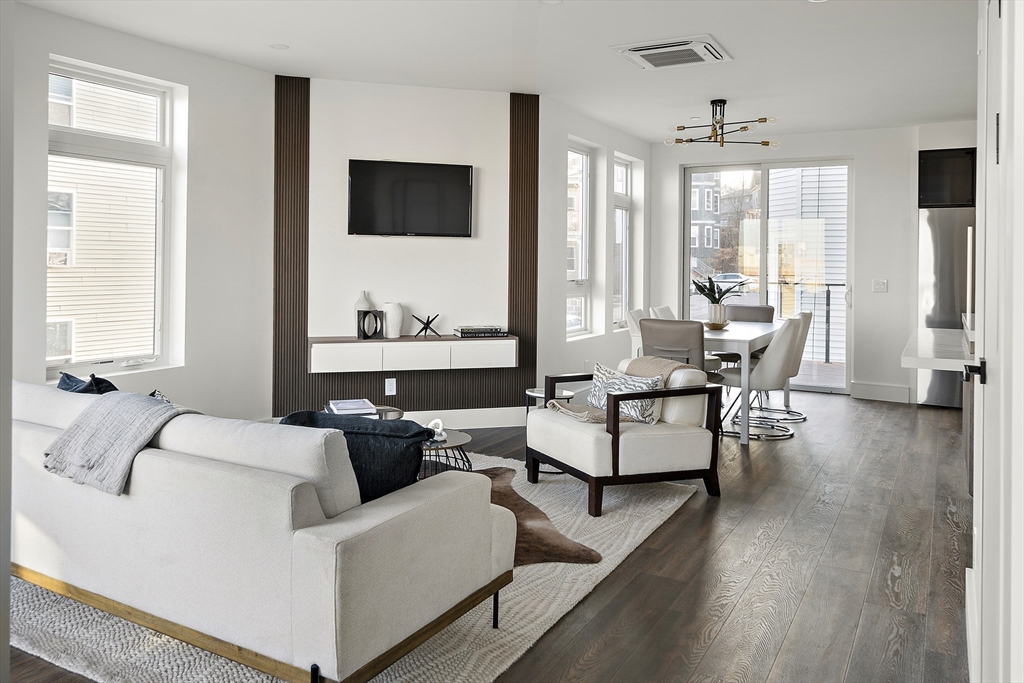 29 Woodford Street # 1