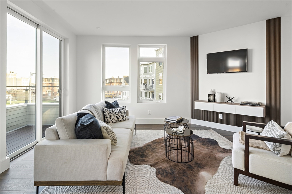 29 Woodford Street # 1