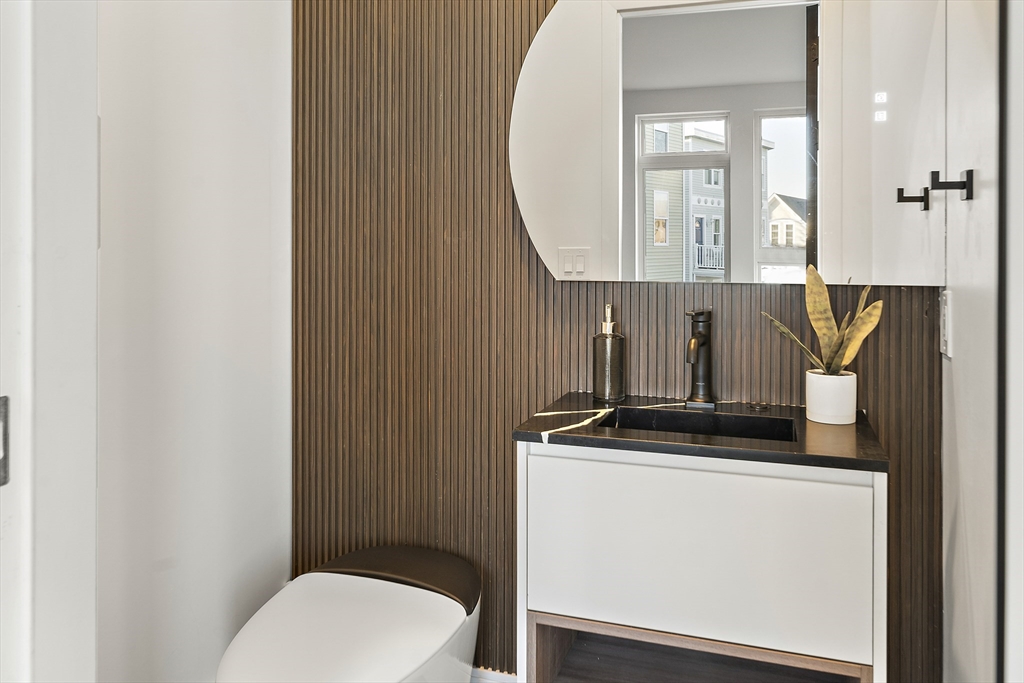 29 Woodford Street # 1