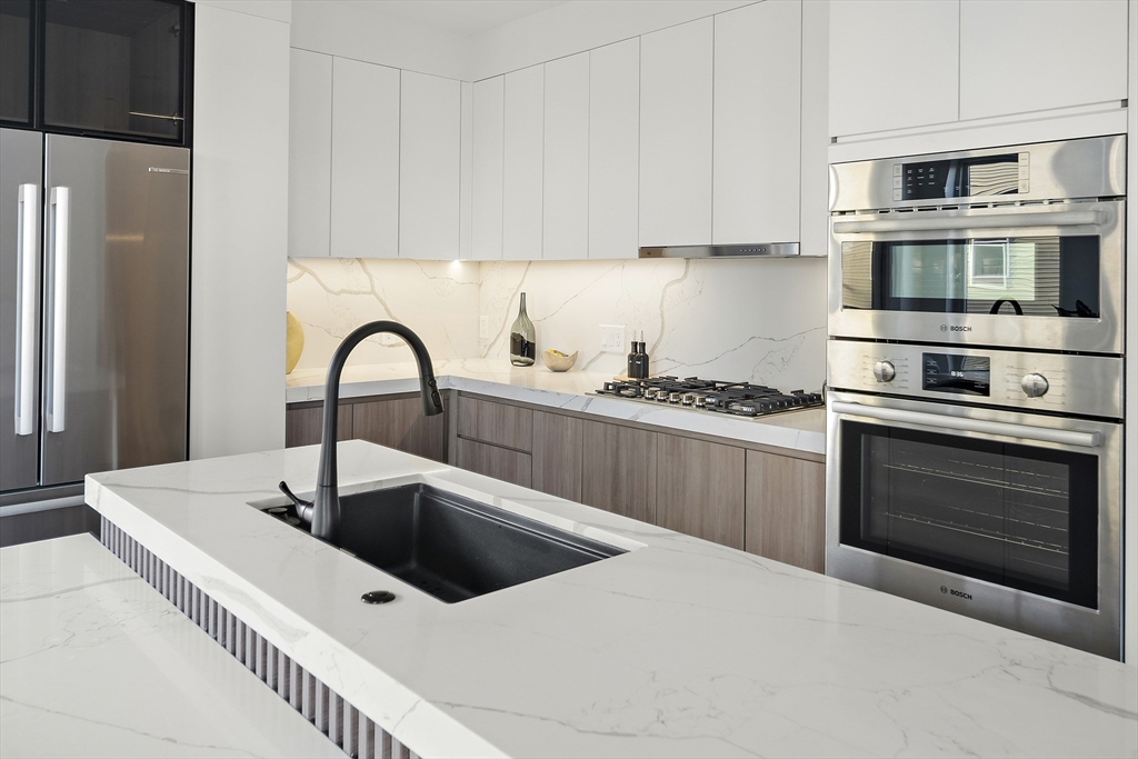 29 Woodford Street # 1