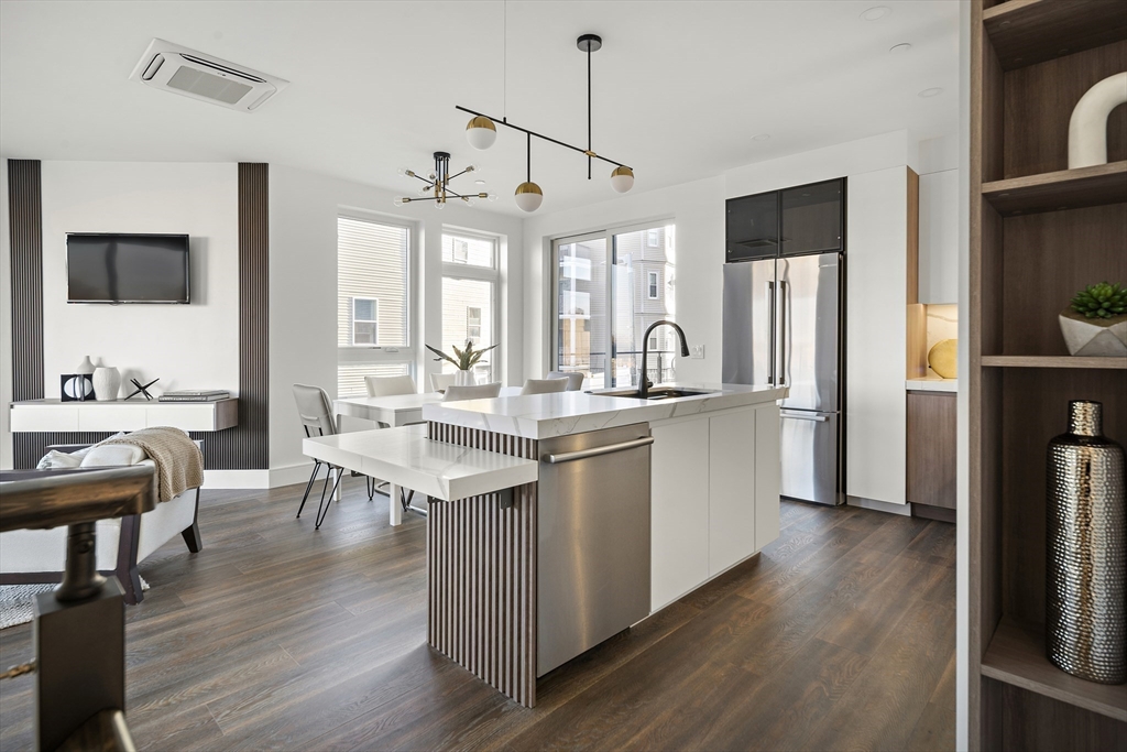 29 Woodford Street # 1