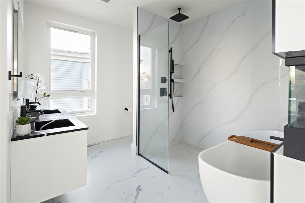 29 Woodford Street # 1