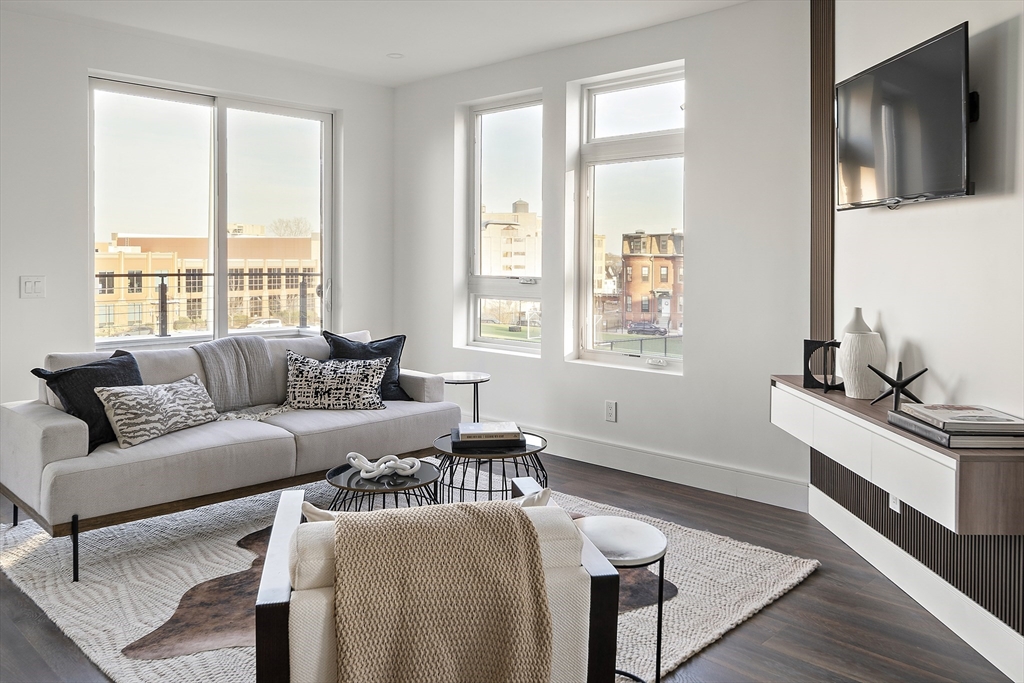 29 Woodford Street # 1