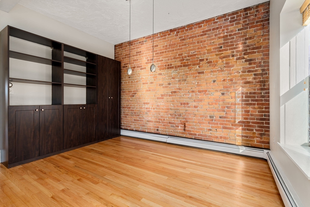 493 Massachusetts Ave # 3