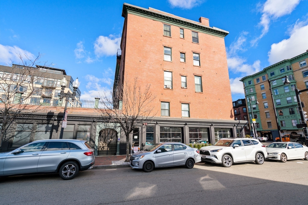 493 Massachusetts Ave # 3