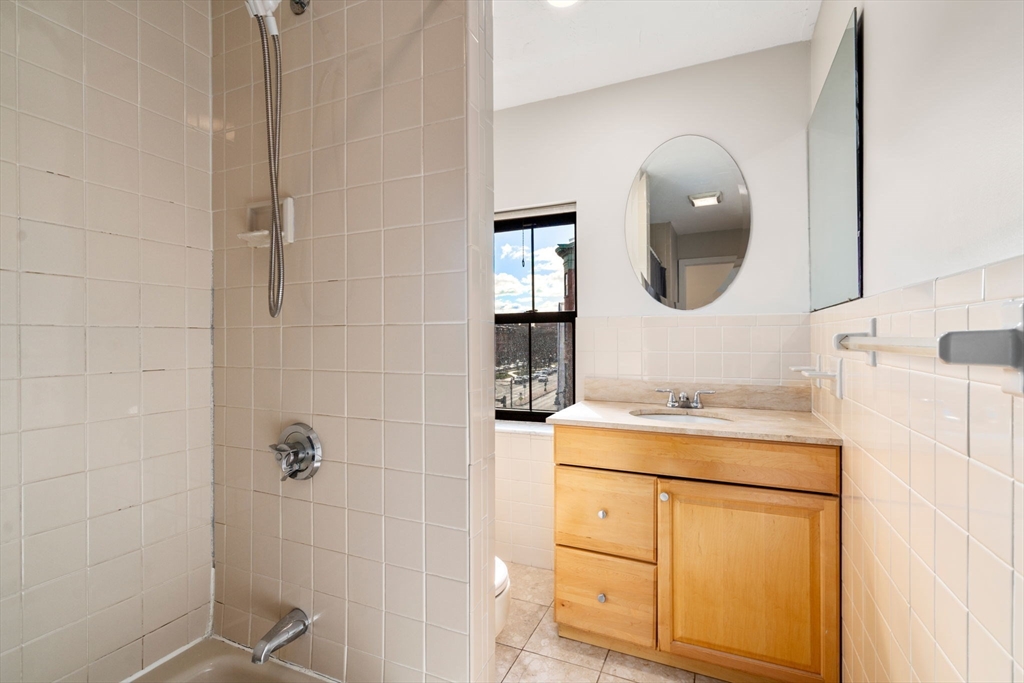 493 Massachusetts Ave # 3