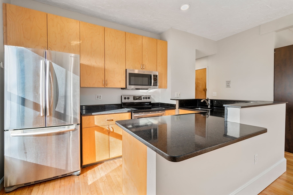 493 Massachusetts Ave # 3