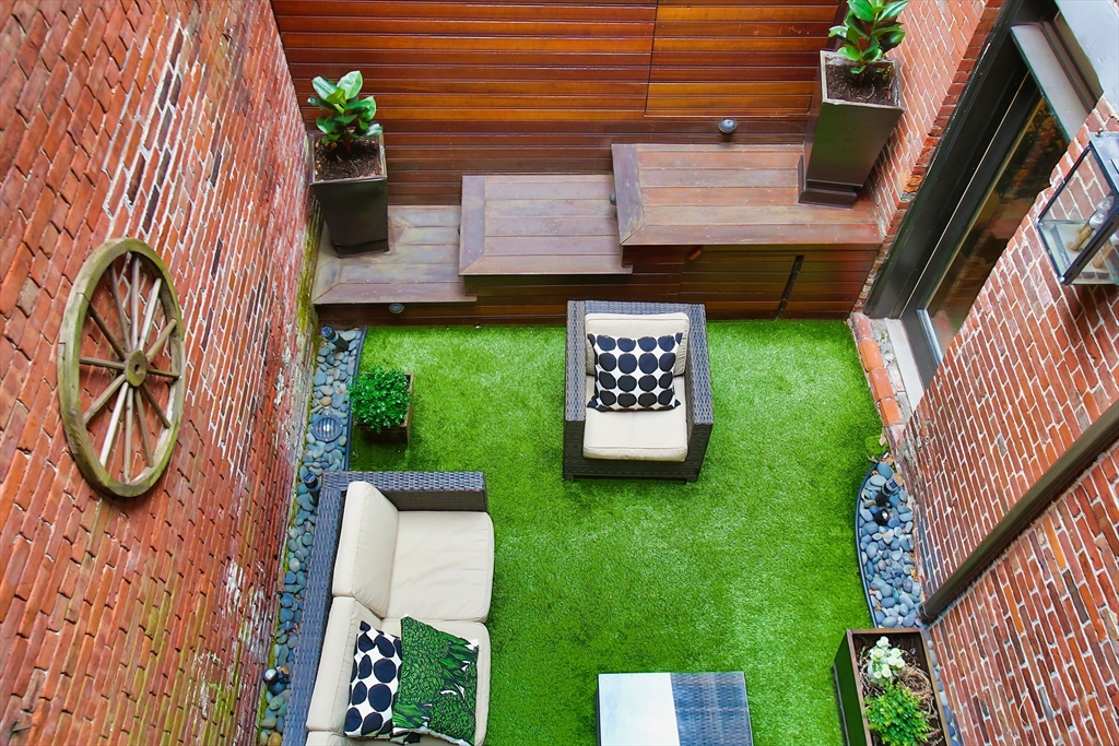 615 Massachusetts Ave # 2