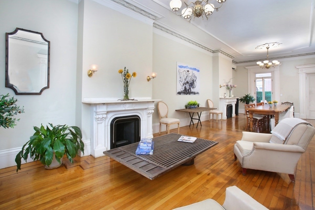 615 Massachusetts Ave # 2