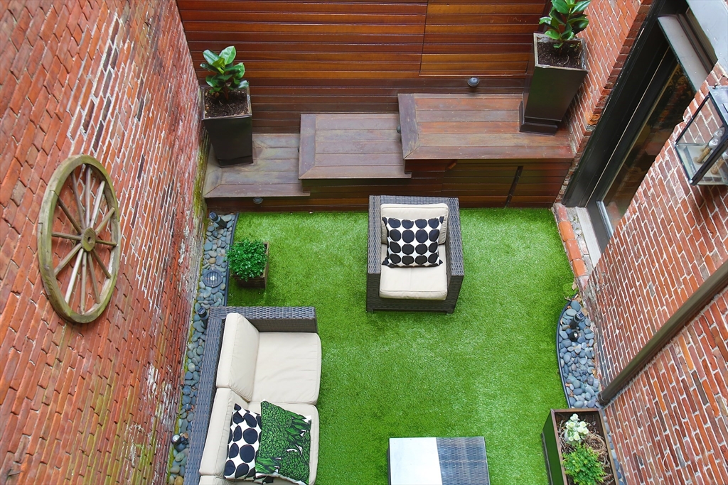 615 Massachusetts Ave # 2