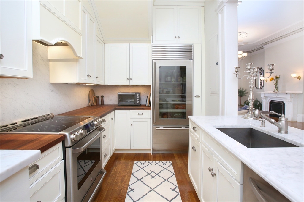 615 Massachusetts Ave # 2