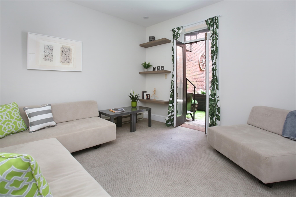 615 Massachusetts Ave # 2