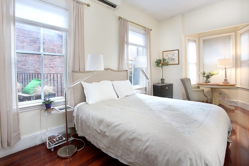 615 Massachusetts Ave # 2