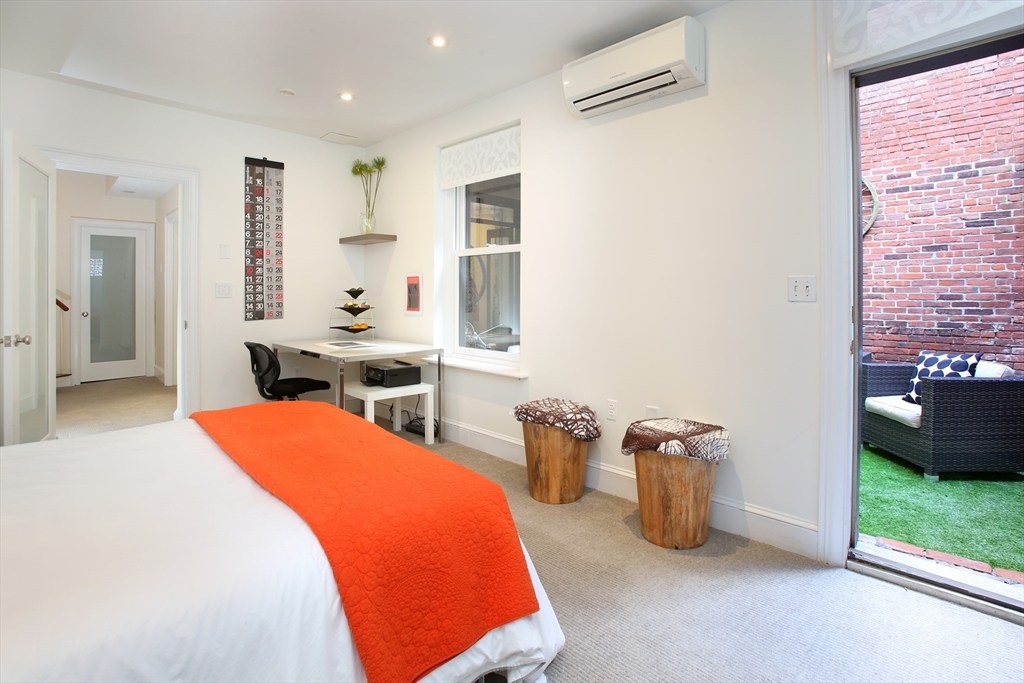 615 Massachusetts Ave # 2