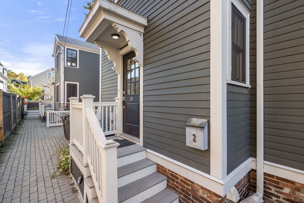 194 Franklin St # 2