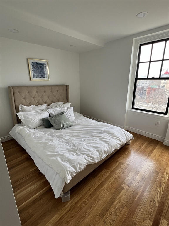 4 Charlesgate E # 706