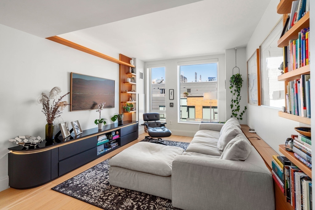 380 Harrison Ave # 1121