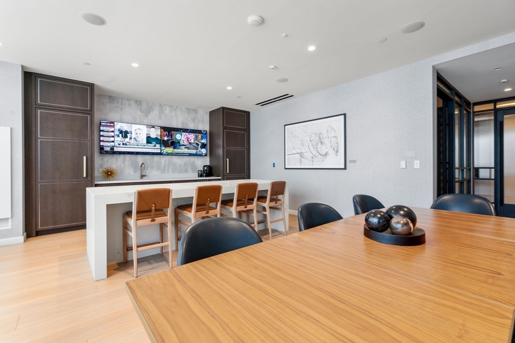 380 Harrison Ave # 1121