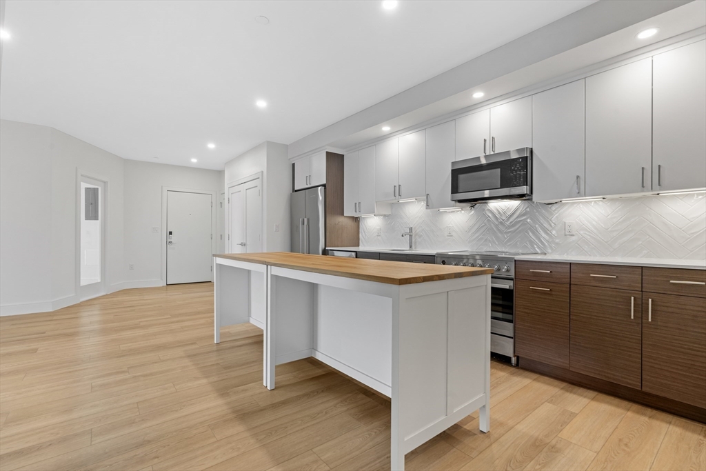 1948-1950 Washington St # 3E