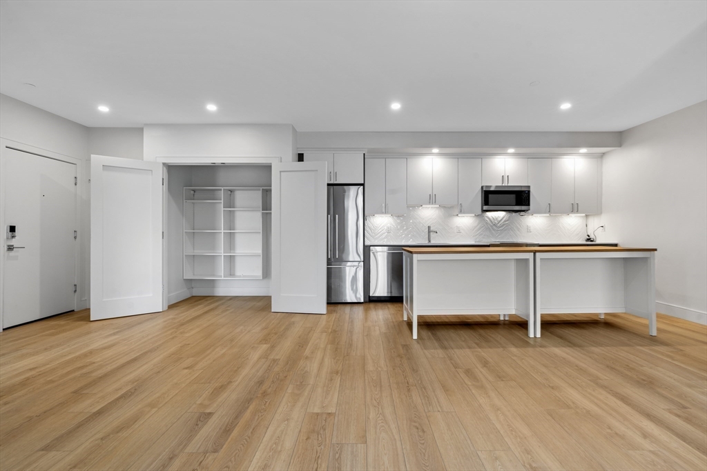 1948-1950 Washington St # 3E