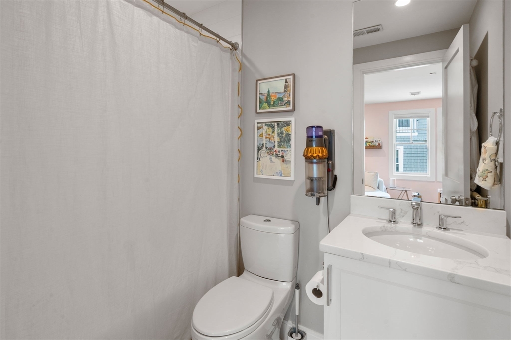 67 Sawyer Ave # 3