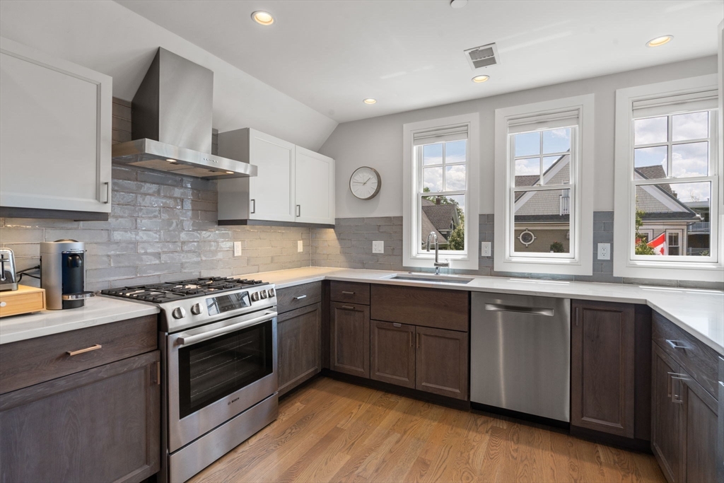 67 Sawyer Ave # 3