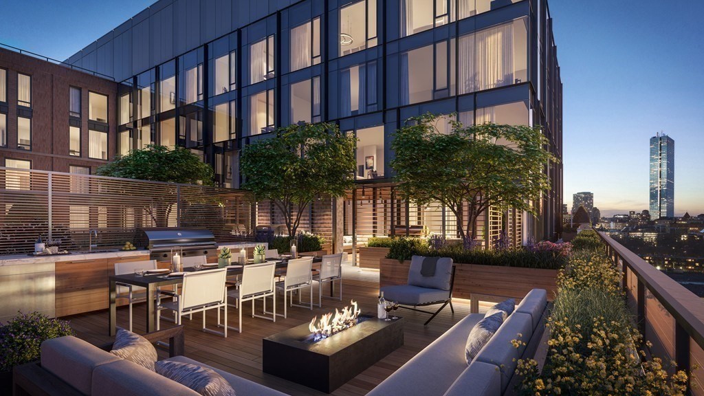 380 Harrison Ave Unit: 12 E