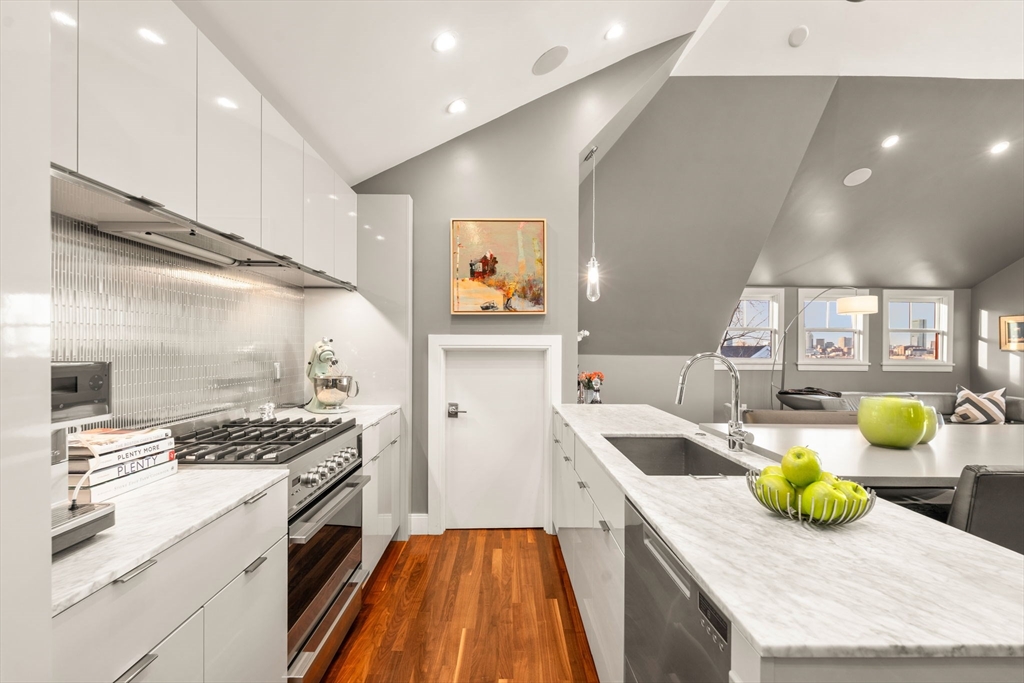 27 Salcombe Street, Unit 2