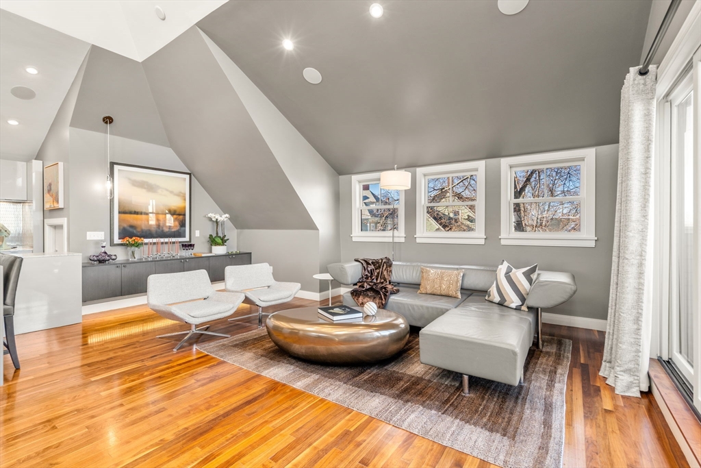27 Salcombe Street, Unit 2