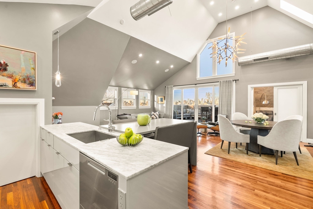 27 Salcombe Street, Unit 2