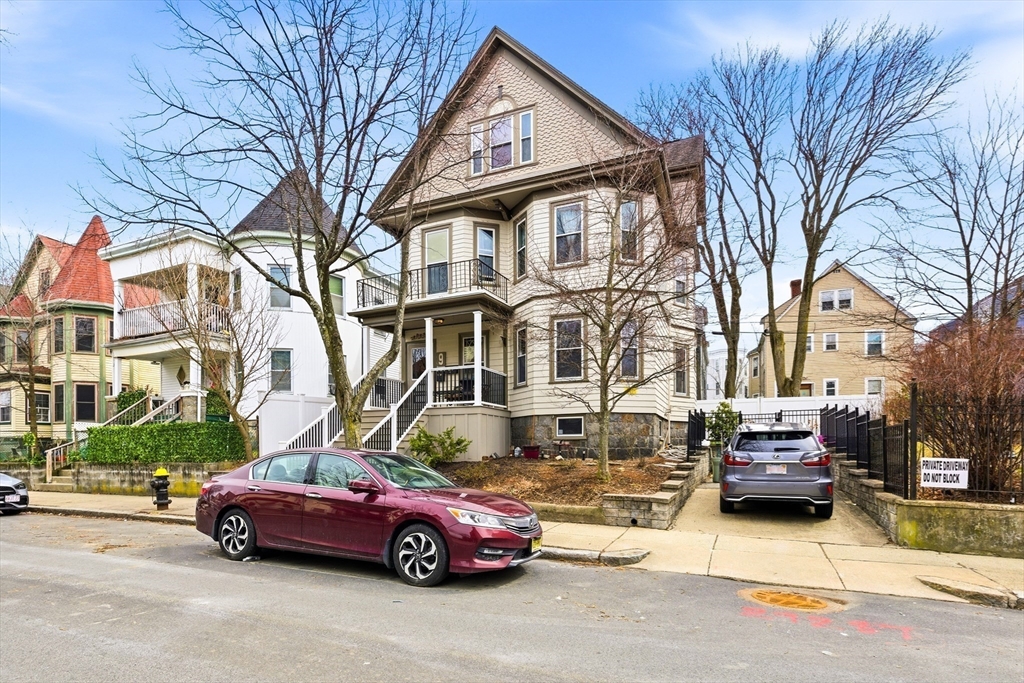9 Edwin St