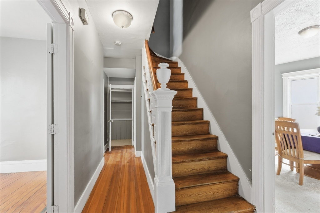 9 Edwin St