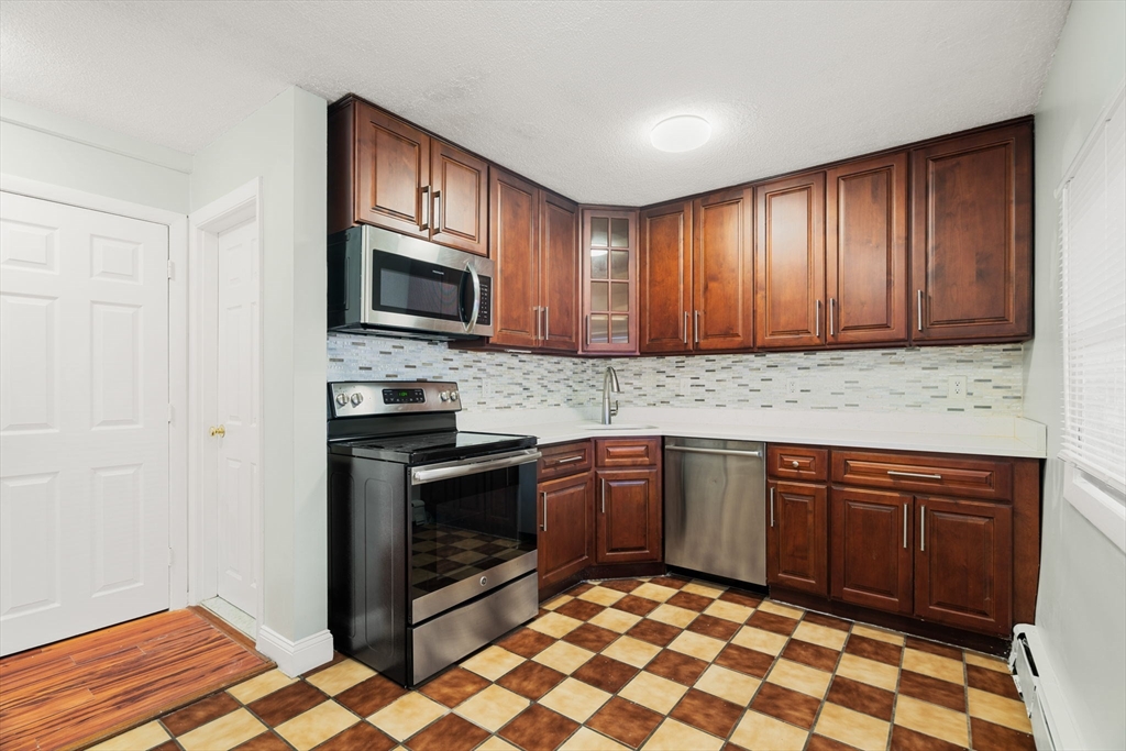 16 Everett Ave Unit: GC