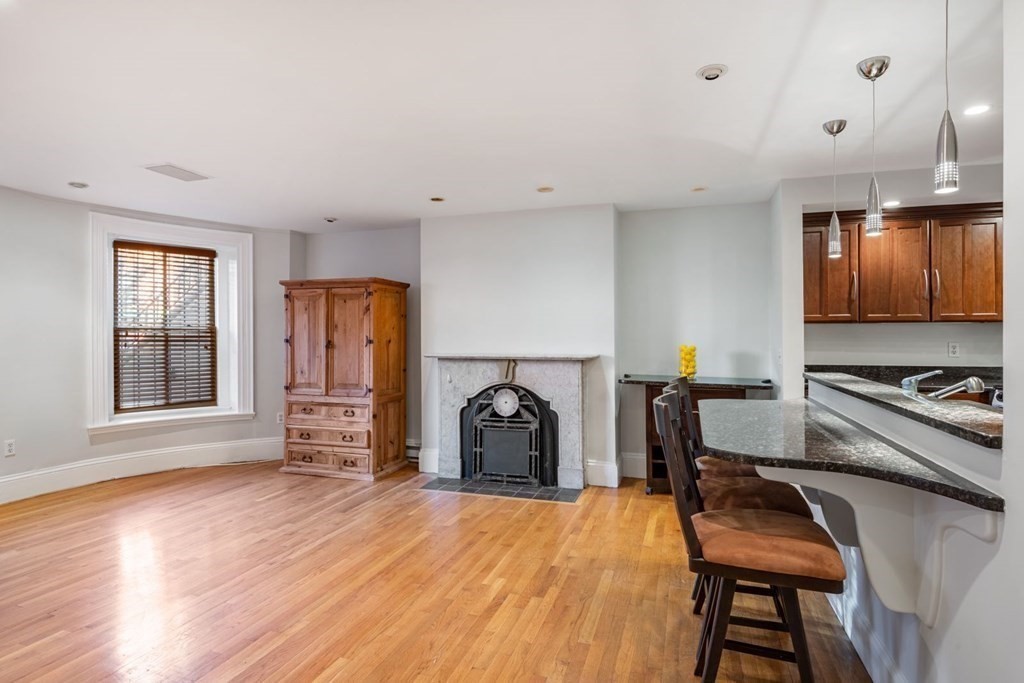 33 Worcester Sq # 2