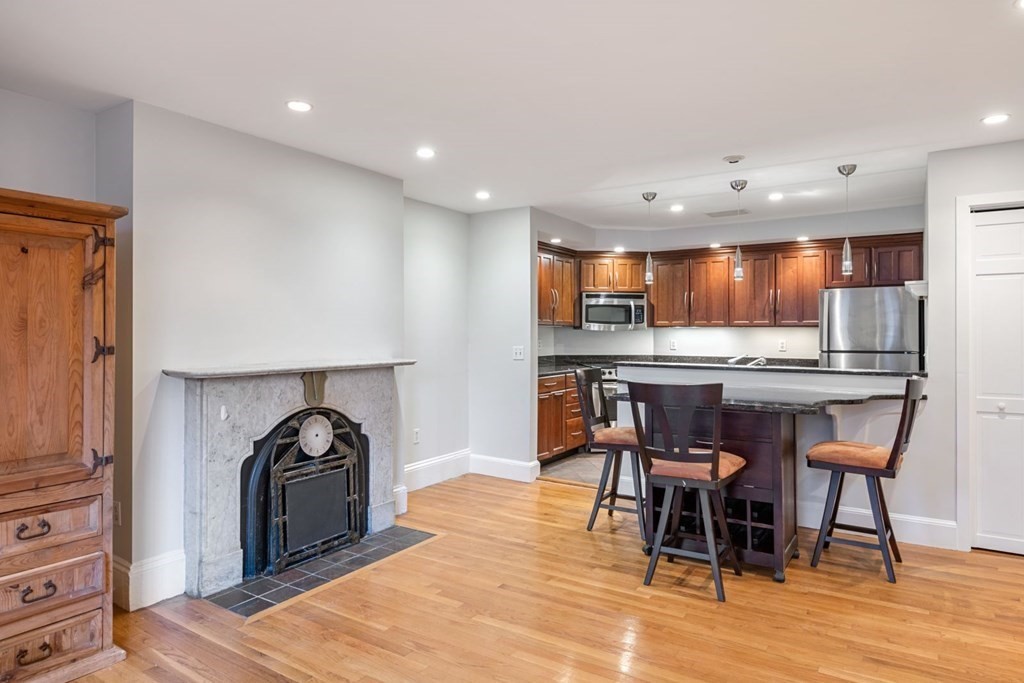 33 Worcester Sq # 2
