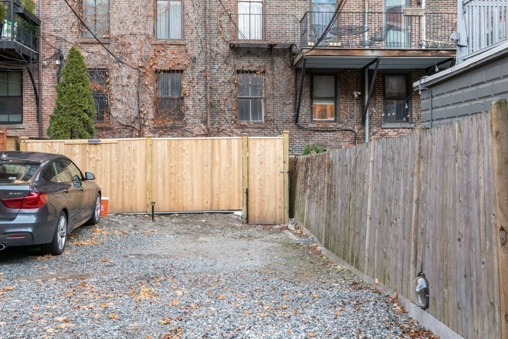 33 Worcester Sq # 2