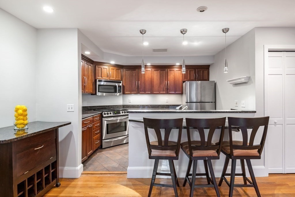 33 Worcester Sq # 2