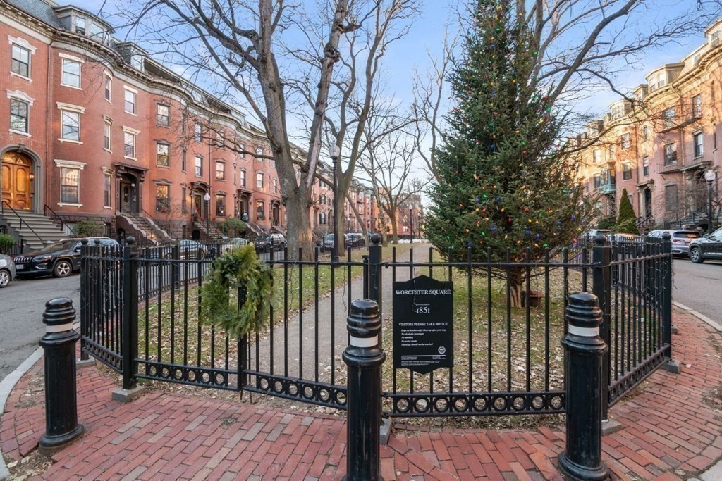 33 Worcester Sq # 2