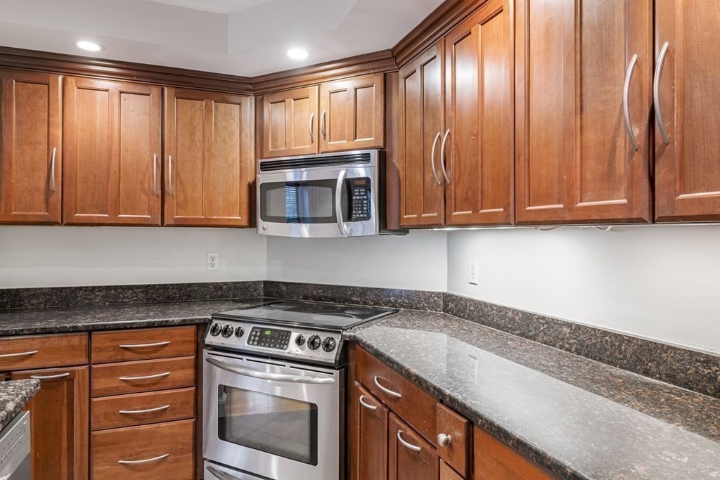 33 Worcester Sq # 2