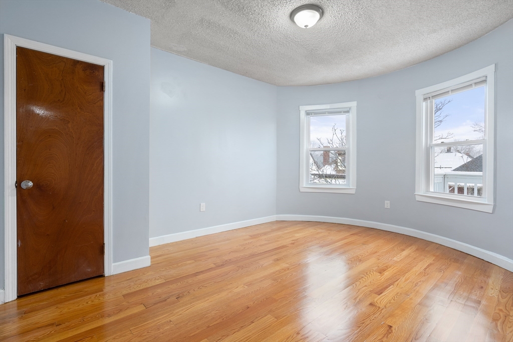 97 Welles Ave # 3