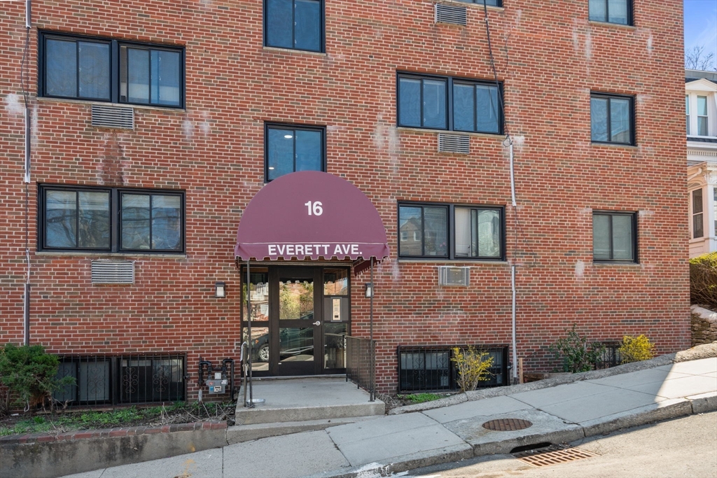 16 Everett Ave # 1C