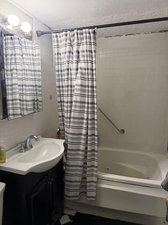 16 Everett Ave # 1C