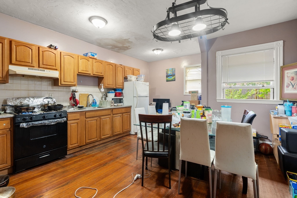 34 Bicknell St