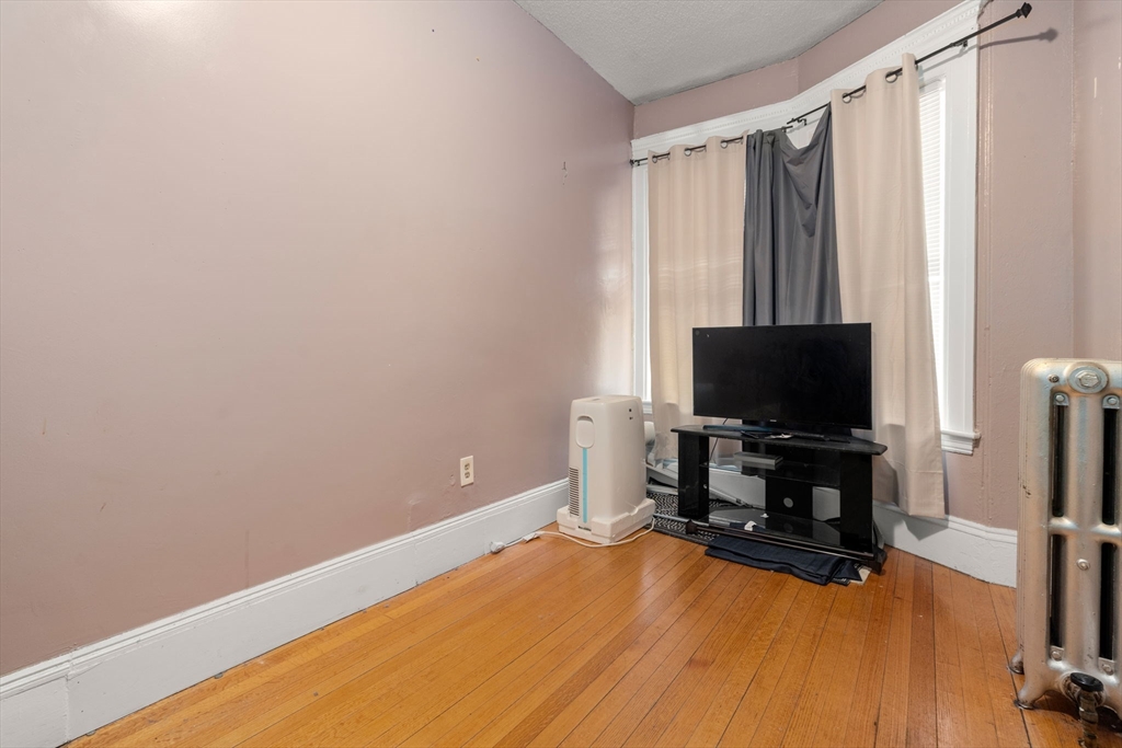 34 Bicknell St