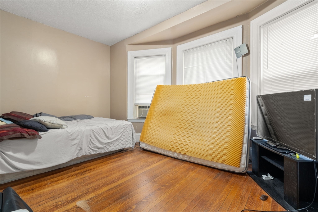 34 Bicknell St