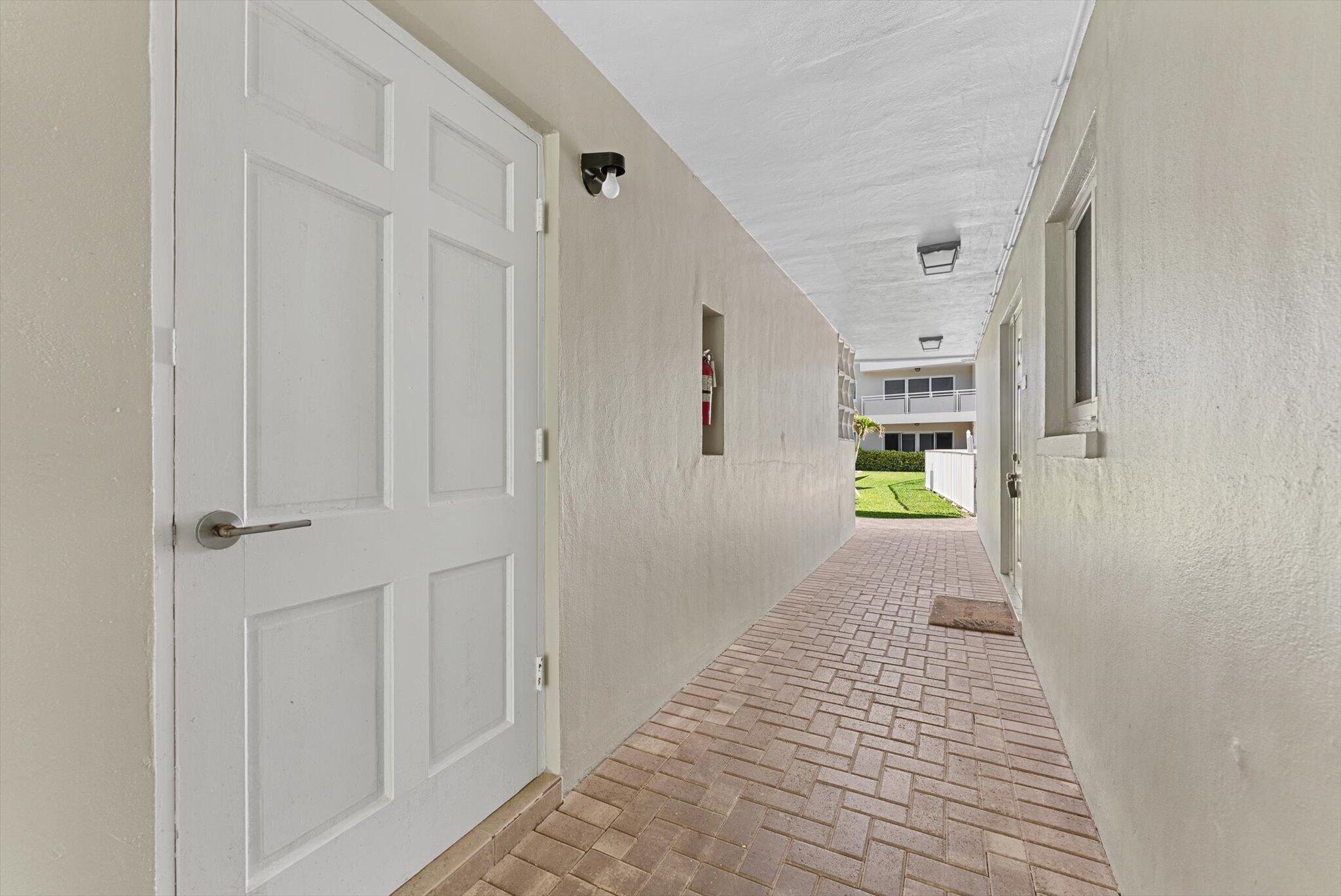 1199 Hillsboro Mile