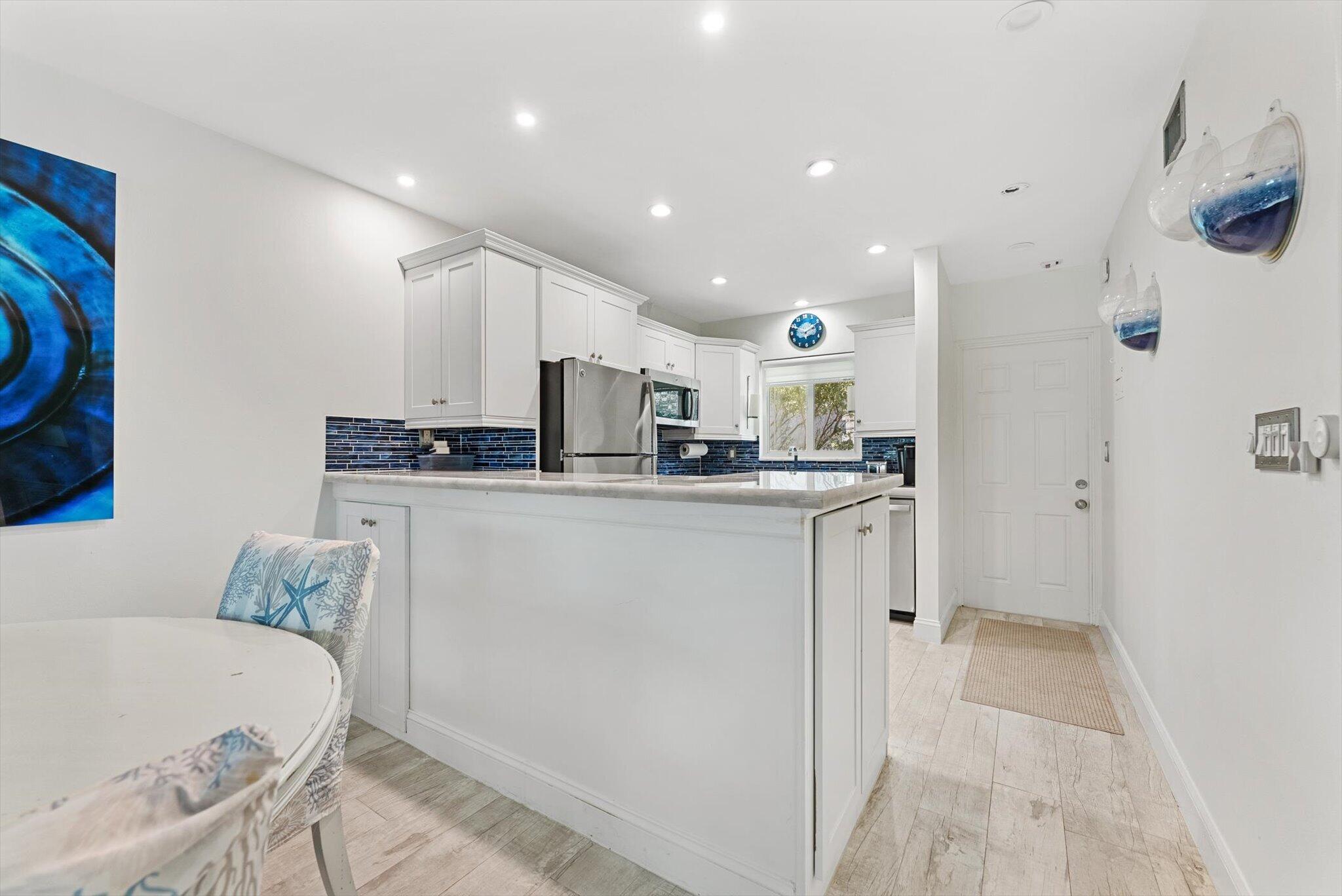 1199 Hillsboro Mile