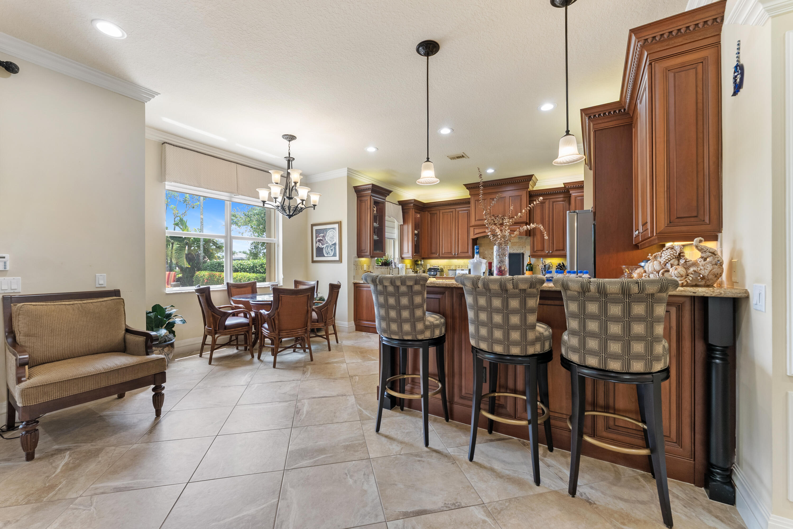11790 Foxbriar Lake Trail